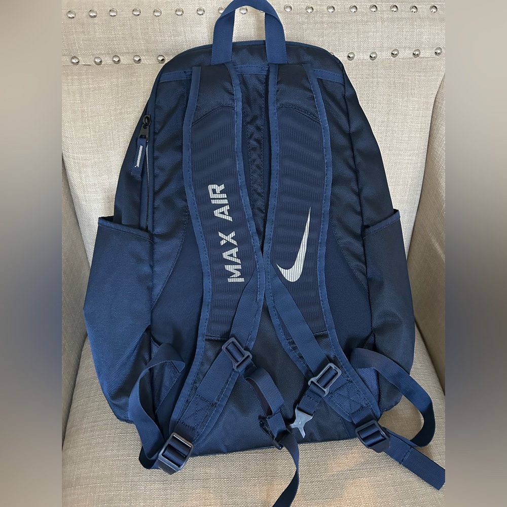 Nike Penn State Men's Navy Blue Nittany Logo Backpack with Mesh Front - Picture 2 of 3